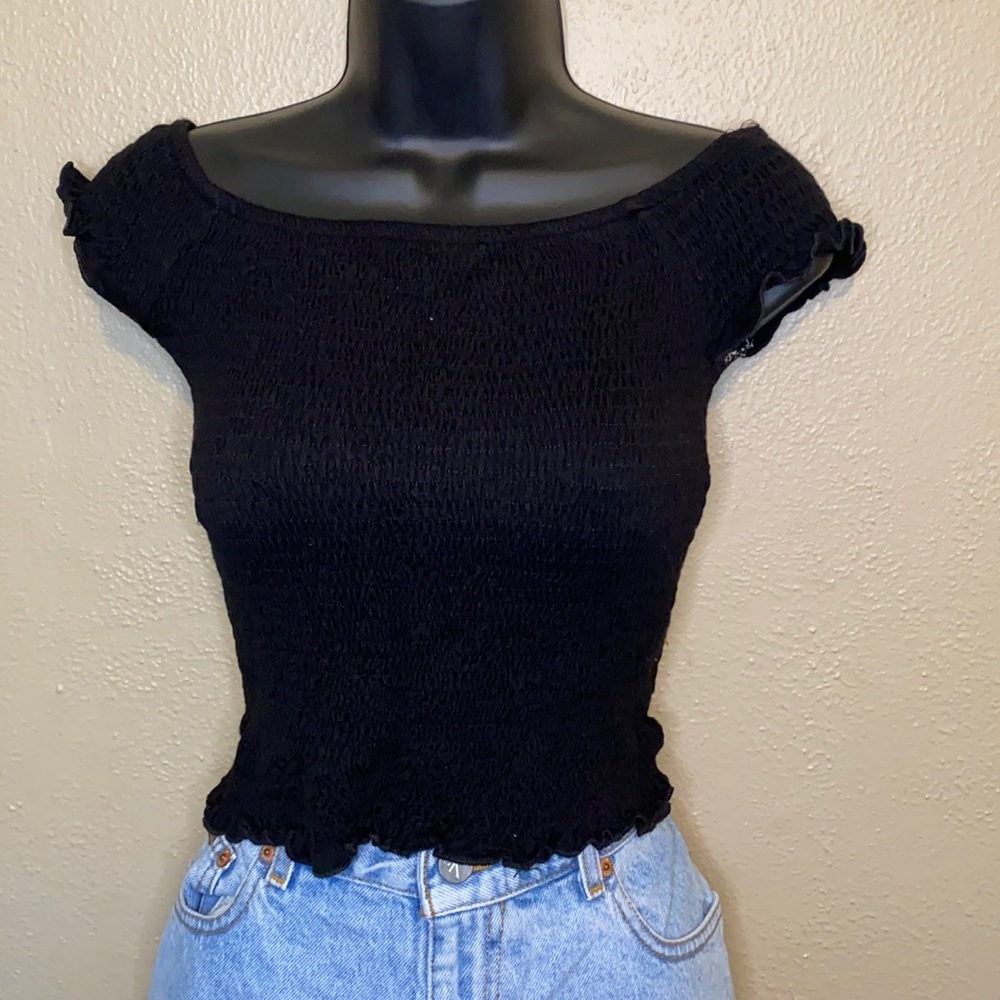 Black ruffle crop top shirt